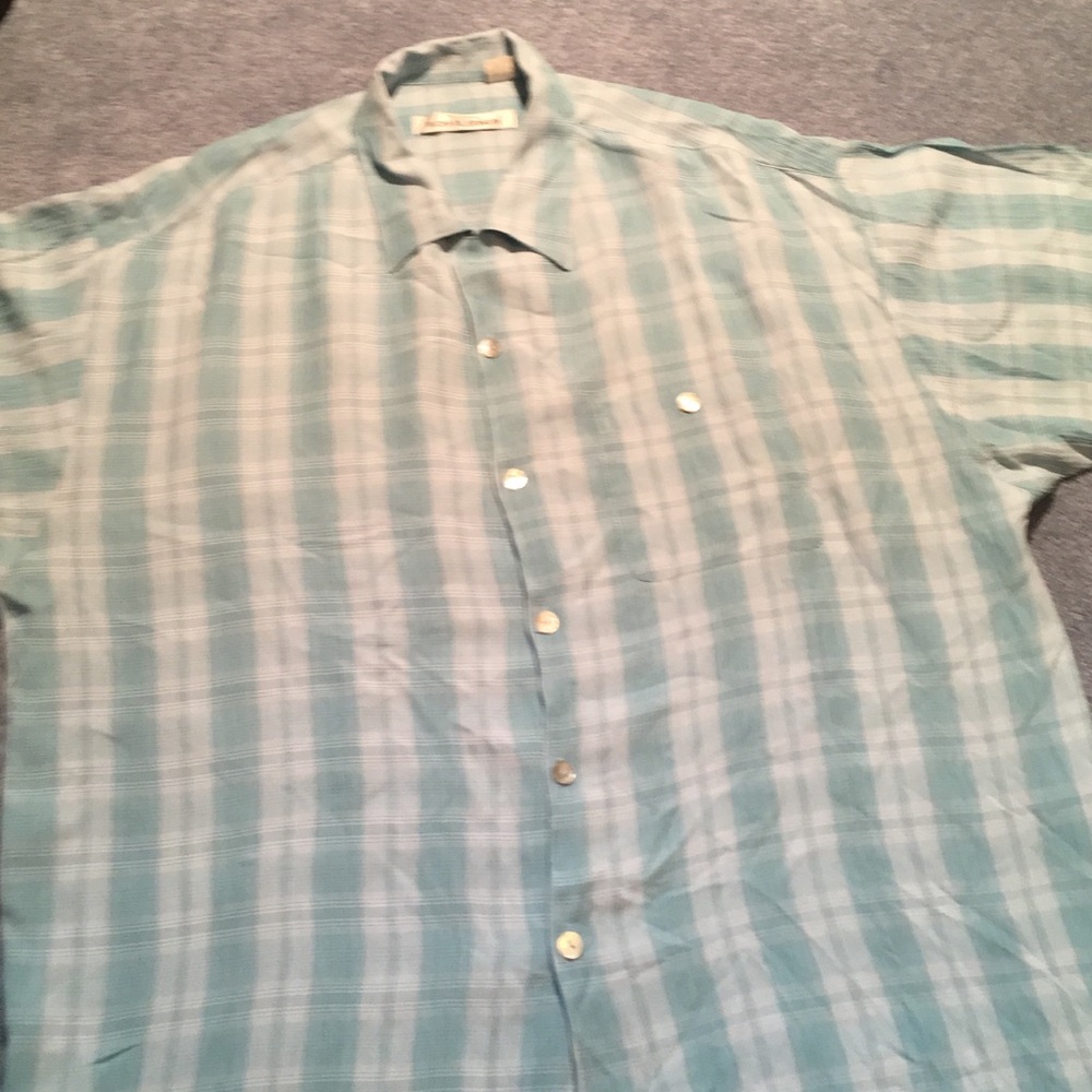 Men’s short sleeve button down shirt